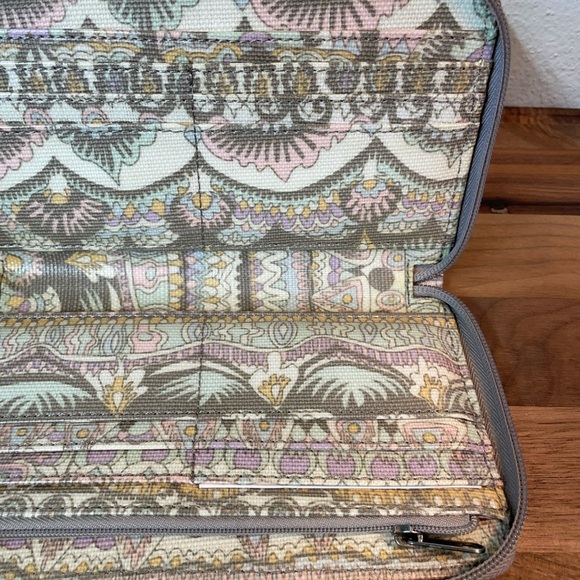 Sakroots Wallet Abstract Peace Pattern Zip Around Multi Card Whimsical Boho - Picture 9 of 15